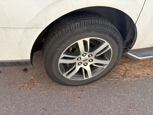 Used 2022 Ford Expedition Max Limited image 11