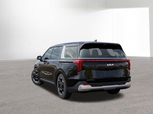 New 2026 Kia Carnival EX image 4