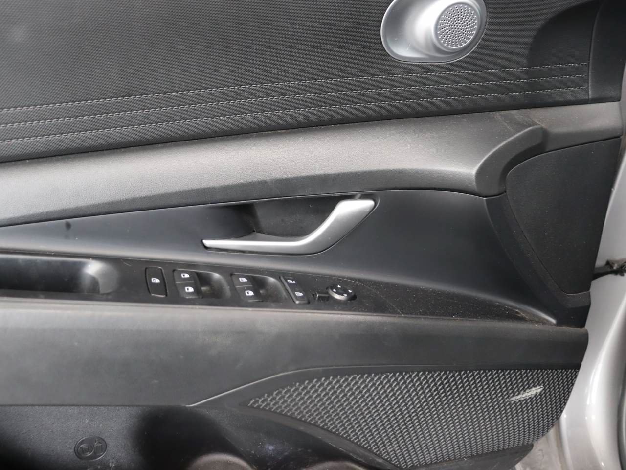 Used 2023 Hyundai Elantra SEL FWD image 11