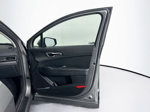 Used 2024 Kia Sportage LX image 30