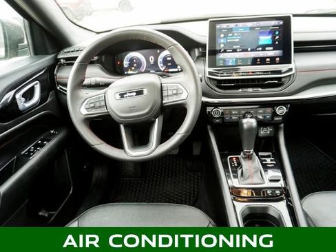 Used 2023 Jeep Compass Trailhawk image 9