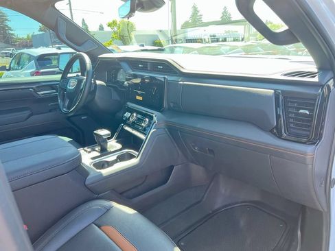 Used 2024 GMC Sierra 1500 AT4 w/ Technology Package AWD/4WD image 22
