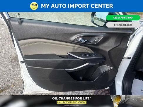 Used 2025 Chevrolet Trax ACTIV FWD image 10
