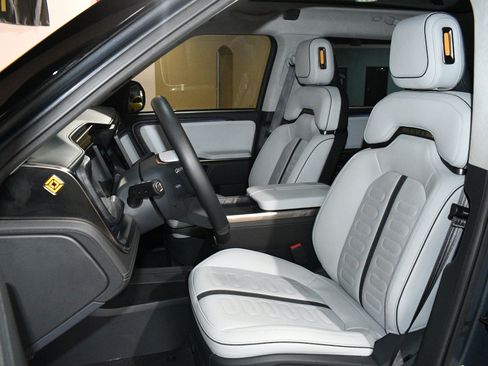 Used 2023 Rivian R1S Launch Edition AWD/4WD image 7