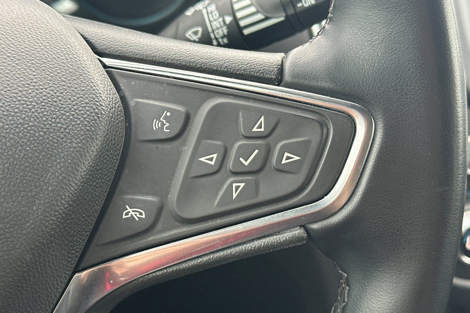 Used 2024 Chevrolet Equinox LT AWD/4WD image 28