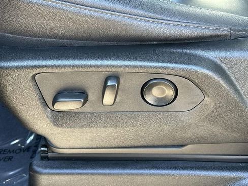 Used 2024 Chevrolet Suburban LT image 33