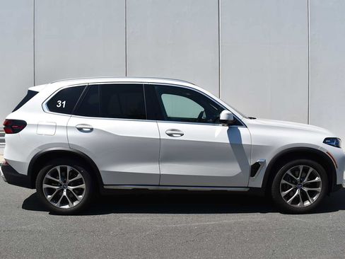 Used 2026 BMW X5 xDrive40i w/ Climate Comfort Package AWD/4WD image 4