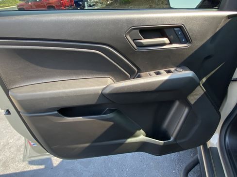 Used 2024 Chevrolet Colorado Trail Boss w/ Advanced Trailering Package image 9