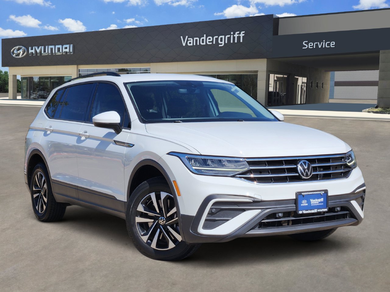 Used 2023 Volkswagen Tiguan S FWD image 1