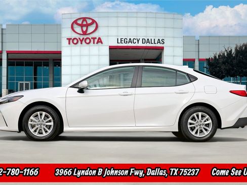 Used 2025 Toyota Camry LE AWD/4WD image 7