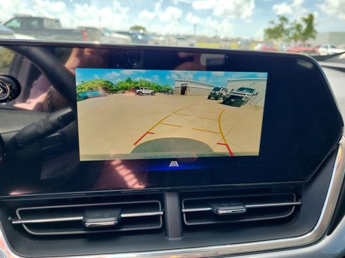 Used 2025 Chevrolet Trax LT w/ Driver Confidence Package image 21