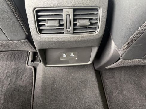 Used 2025 Nissan Rogue SL AWD/4WD image 84