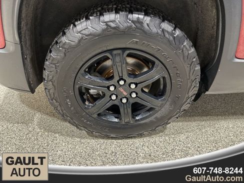 Used 2020 GMC Acadia AT4 image 22