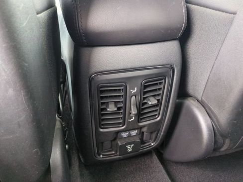 Used 2019 Jeep Grand Cherokee Limited AWD/4WD image 13