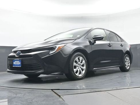 Certified 2023 Toyota Corolla LE image 30