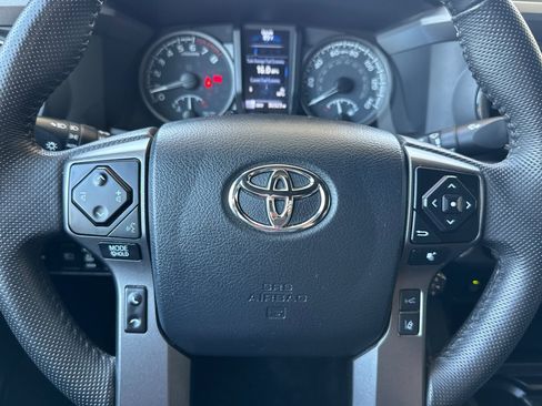 Certified 2023 Toyota Tacoma TRD Off-Road w/ Technology Package AWD/4WD image 11