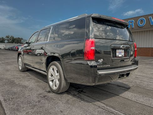 Used 2018 Chevrolet Suburban Premier AWD/4WD image 4