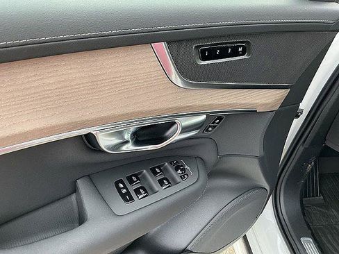 New 2026 Volvo XC90 T8 Plus w/ Protection Package AWD/4WD image 16