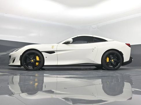 Used 2020 Ferrari Portofino RWD image 15