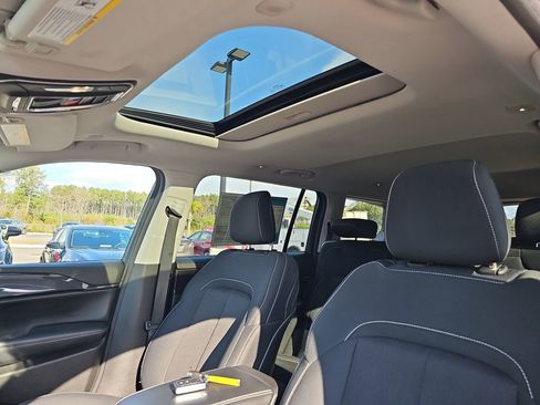 Used 2023 Jeep Grand Cherokee L Laredo image 34