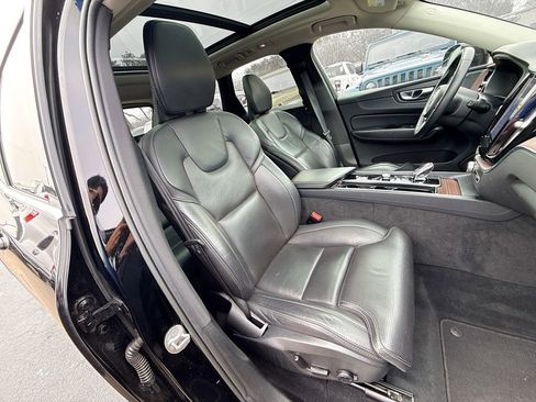 Used 2023 Volvo XC60 B5 Ultimate image 33