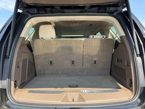 Used 2021 GMC Yukon Denali w/ Denali Premium Package image 39
