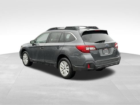 Used 2019 Subaru Outback 2.5i Premium image 6