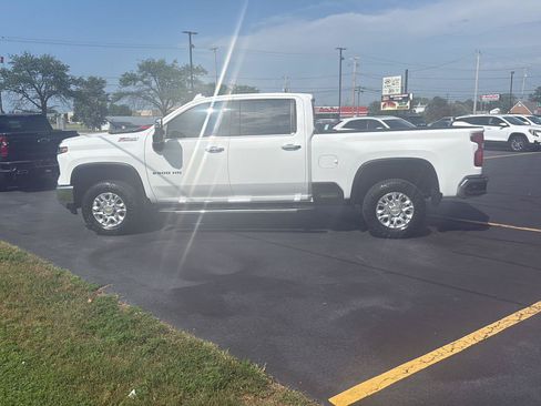 Used 2024 Chevrolet Silverado 2500 LTZ w/ LTZ Premium Package AWD/4WD image 4