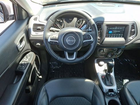 Used 2018 Jeep Compass Latitude w/ Popular Equipment Group AWD/4WD image 11
