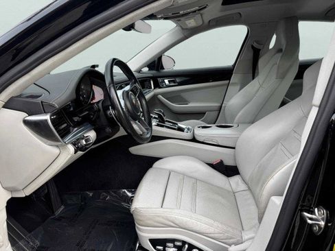 Used 2017 Porsche Panamera image 14