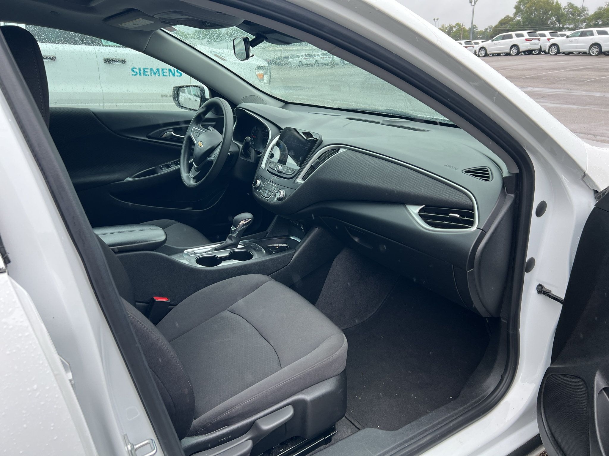 Used 2024 Chevrolet Malibu LT FWD image 9