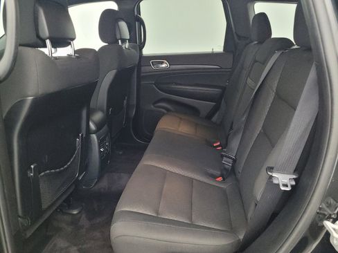 Used 2018 Jeep Grand Cherokee Laredo image 18
