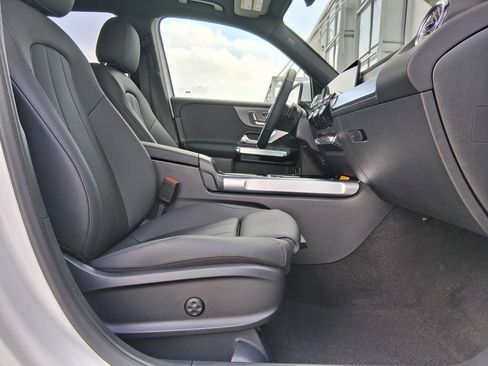 New 2026 Mercedes-Benz GLB 250 image 25