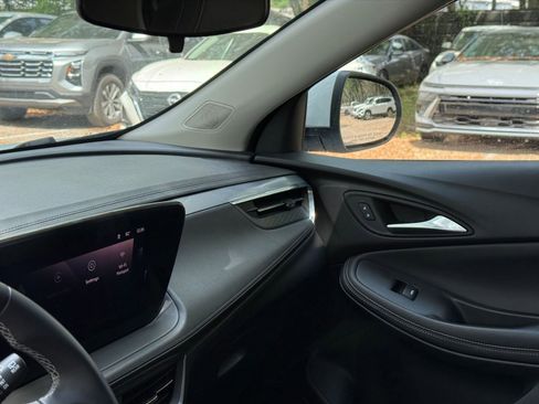 Used 2025 Buick Encore GX Preferred image 32