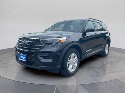 Used 2024 Ford Explorer XLT AWD/4WD image 1