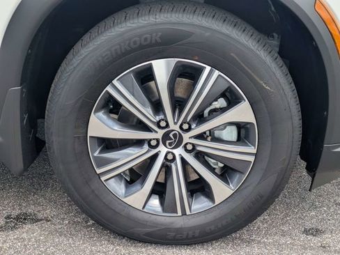 Used 2027 INFINITI QX60 Pure w/ Cargo Package FWD image 11