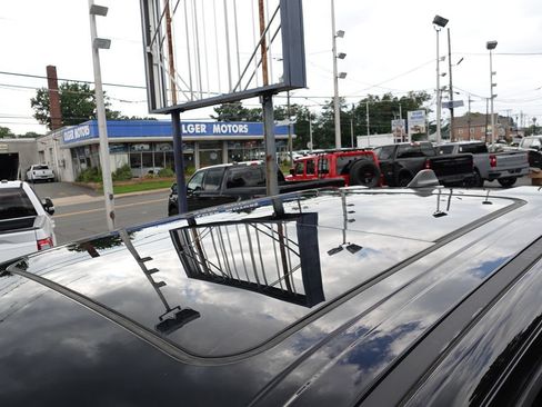 Used 2025 RAM 1500 Laramie w/ Sport Appearance Package AWD/4WD image 9