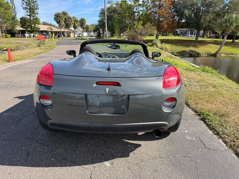 Used 2009 Pontiac Solstice Convertible w/ Preferred Package image 8
