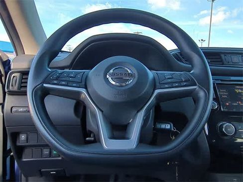 Used 2019 Nissan Rogue image 22