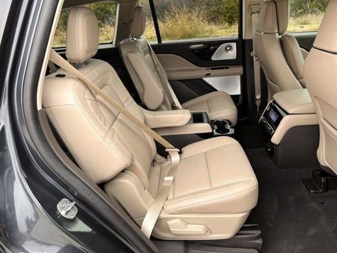 Used 2024 Lincoln Aviator Reserve w/ Equipment Group 201A image 29