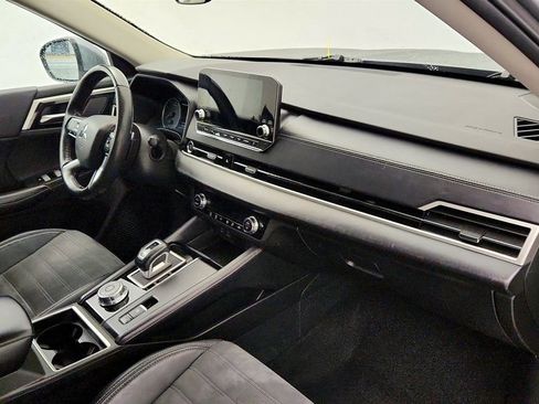 Used 2023 Mitsubishi Outlander SE image 26