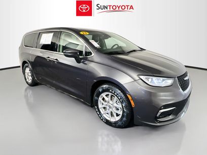 Used 2023 Chrysler Pacifica Touring-L
