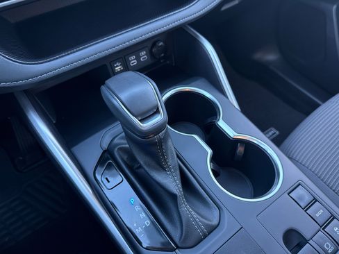 Certified 2025 Toyota Highlander LE image 28