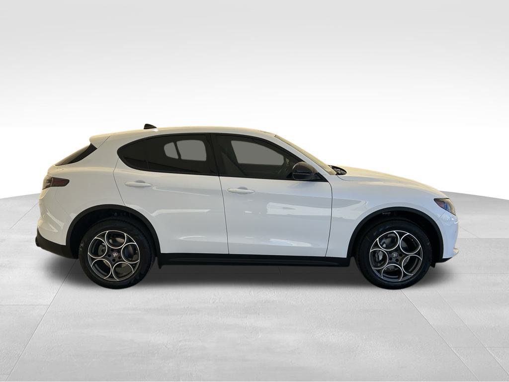 New 2025 Alfa Romeo Stelvio Sprint w/ Convenience Package AWD/4WD image 6