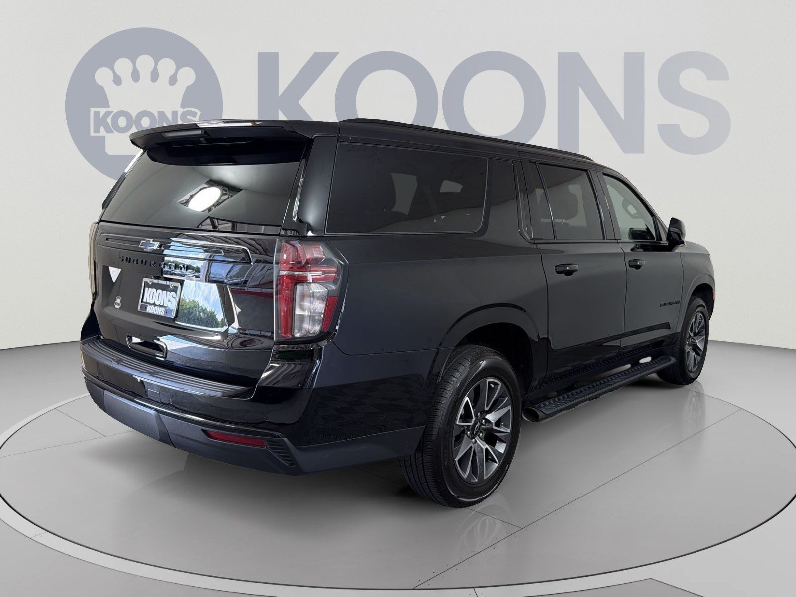 Used 2024 Chevrolet Suburban Z71 w/ Luxury Package AWD/4WD image 7