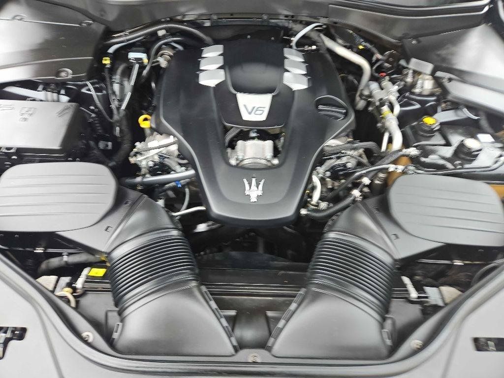 Used 2019 Maserati Levante GranSport AWD/4WD image 10