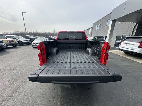 Used 2025 Chevrolet Silverado 1500 ZR2 w/ Technology Package AWD/4WD image 31