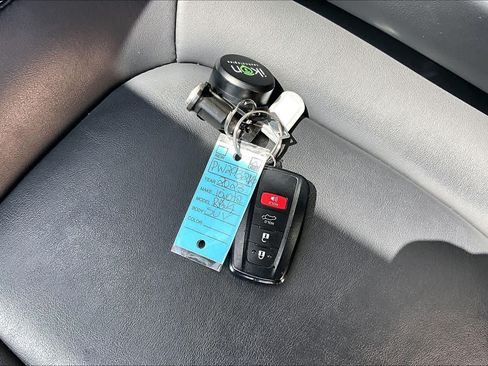 Used 2023 Toyota RAV4 XLE Premium FWD image 15
