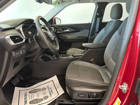 Used 2021 Chevrolet TrailBlazer LT w/ Convenience Package AWD/4WD image 10