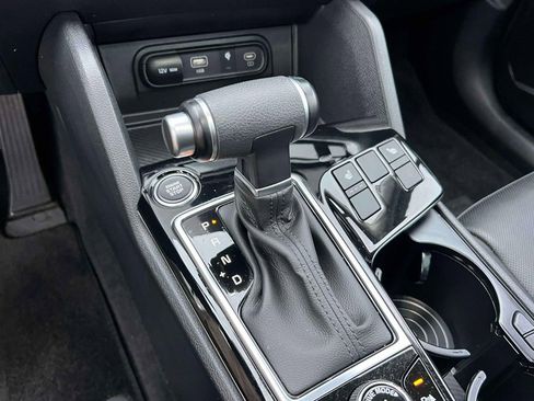 Used 2025 Kia Sportage EX w/ Premium Package image 30